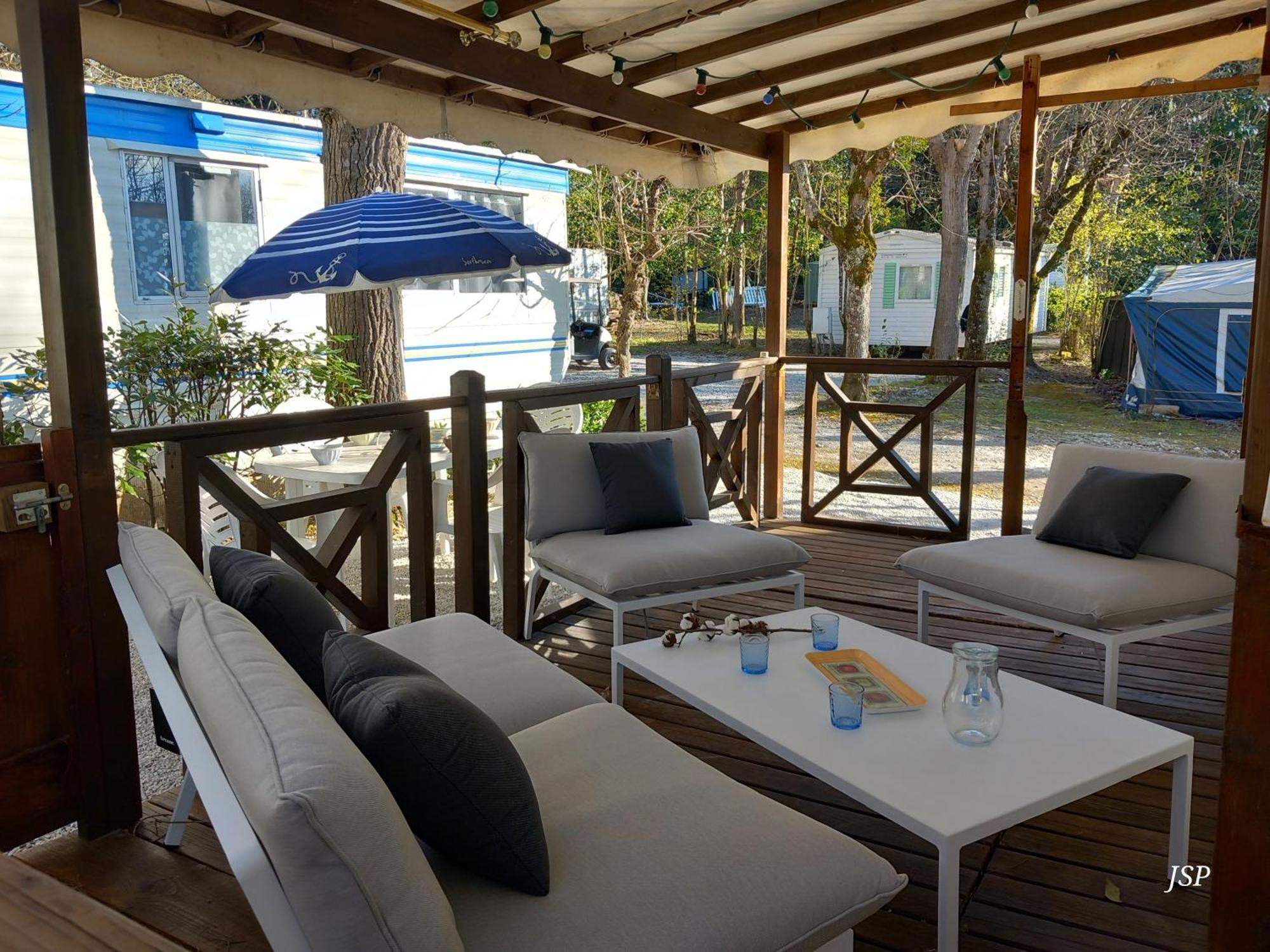 Mobilhome Les Volets Bleus Vaudreuille Εξωτερικό φωτογραφία
